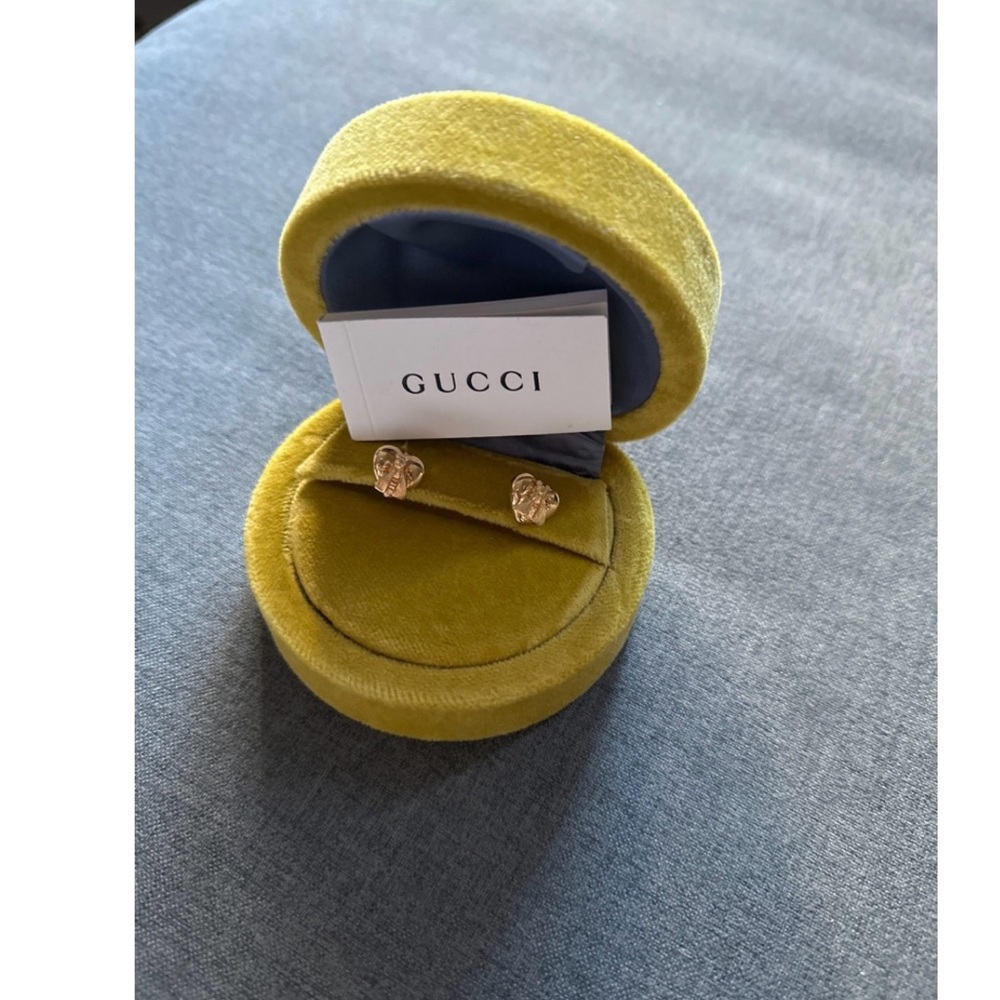 Gucci 18 k Gold Heart bee Stud Earrings